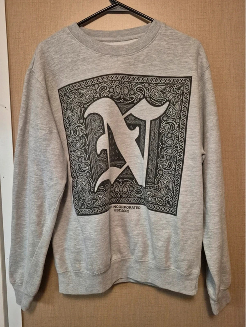 Neff Men's Gray Graphic Sweatshirt Medium Cotton-Poly Blend Casual Crew Neck